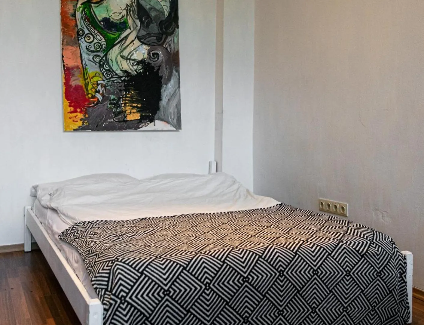 Artistic Altbau Apartment Berlim